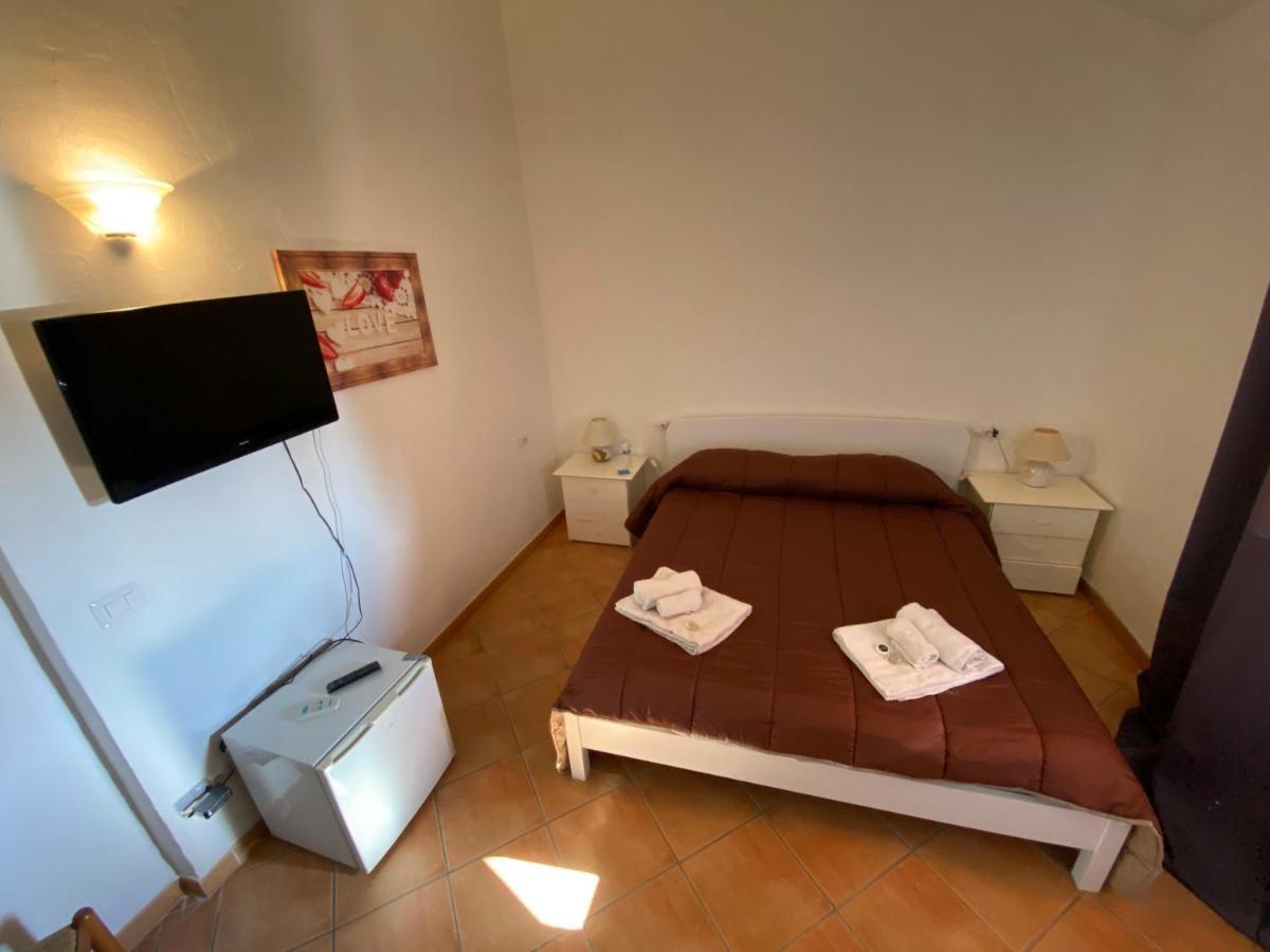 La Coccinella Al Mare Bed & Breakfast San Teodoro  Exterior foto